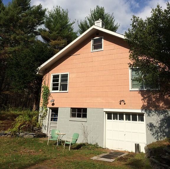 You Can Now Rent Bob Dylan And The Band's 'Big Pink' House For A Vacation