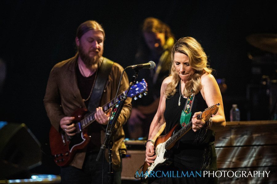 Tedeschi Trucks Band Spends Midnight In Harlem With Soulful Apollo 