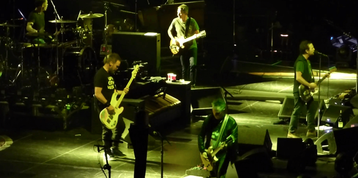 Pearl Jam Delivers A 'Wishlist' Performance With Doobie Brothers Debut