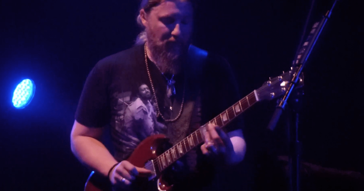 Derek Trucks Plays Incredible Three-Fingered Solo Day After Fishing ...