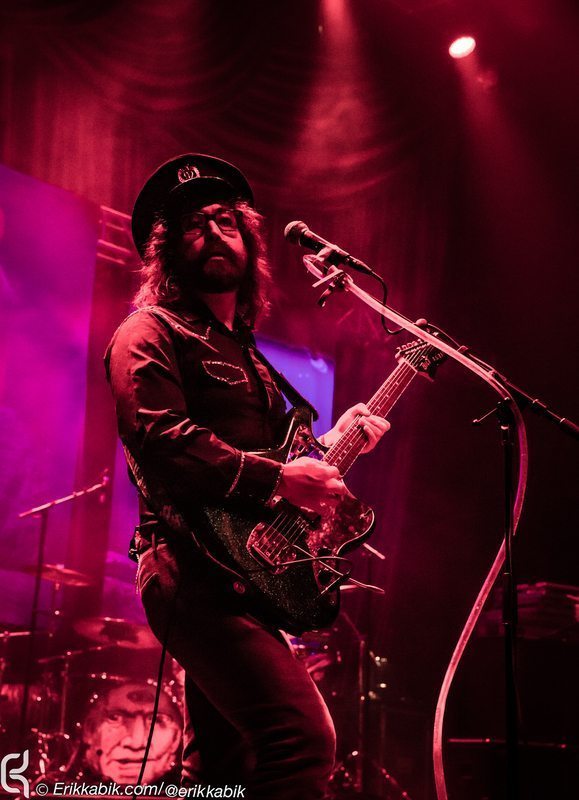 The claypool lennon. Клейпул Леннон Делириум. Лес Клейпул Primus. Шон Леннон. Лес Клейпул young.