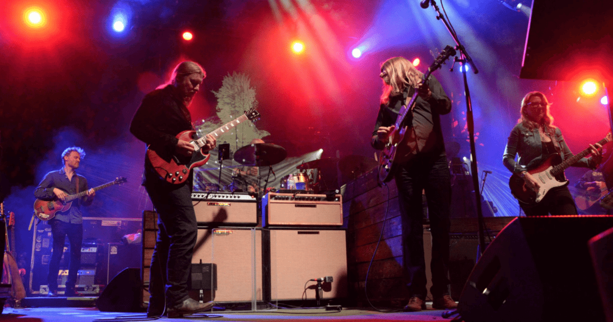 Tedeschi Trucks Wood Bros, Hot Tuna For Classic Covers In
