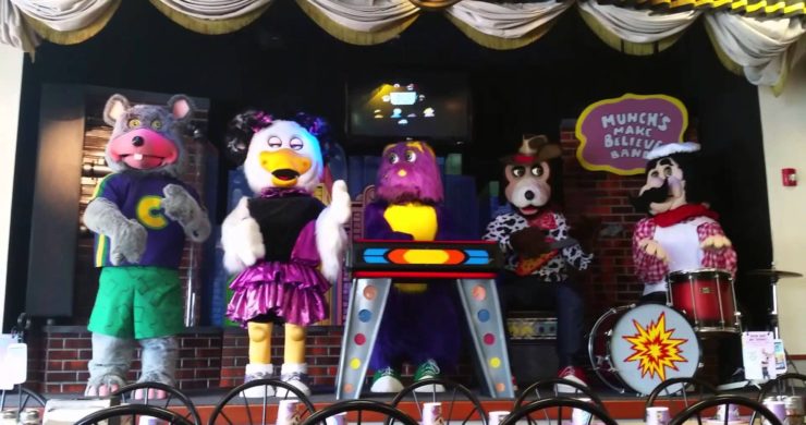 Chuck E Cheese S To Officially Retire Their Infamous Animatronic Live Band