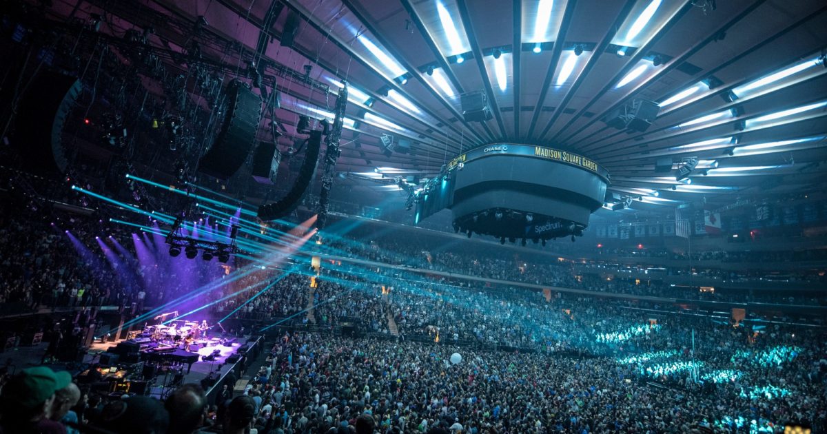 Phish Tops Billboard's "Hot Tours" List After Successful MSG New Year's Run