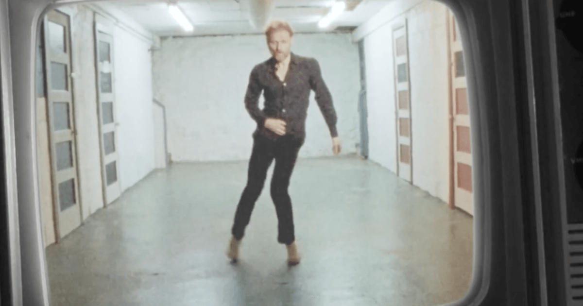 Chris Wood Shows Off His Fancy Footwork In The Wood Brothers