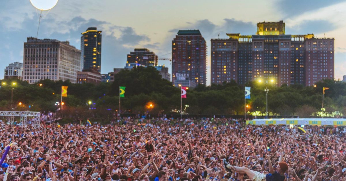 Arctic Monkeys, Vampire Weekend, Chvrches and more are 'doing' Lollapalooza Arctic Monkeys, Vampire Weekend, Chvrches and more are 'doing' Lollapalooza