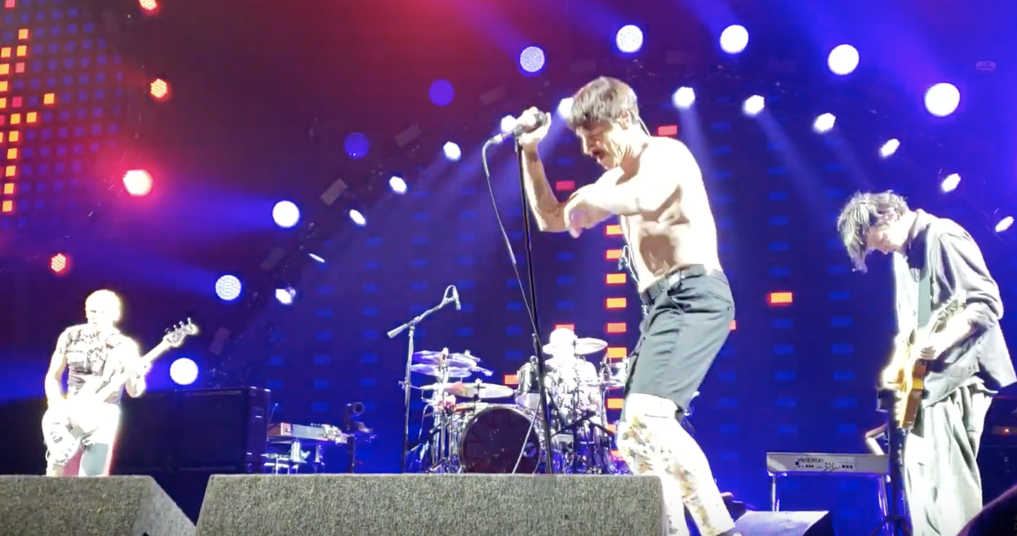 Red Hot Chili Peppers BustOut "Fortune Faded" In Sydney [Video]