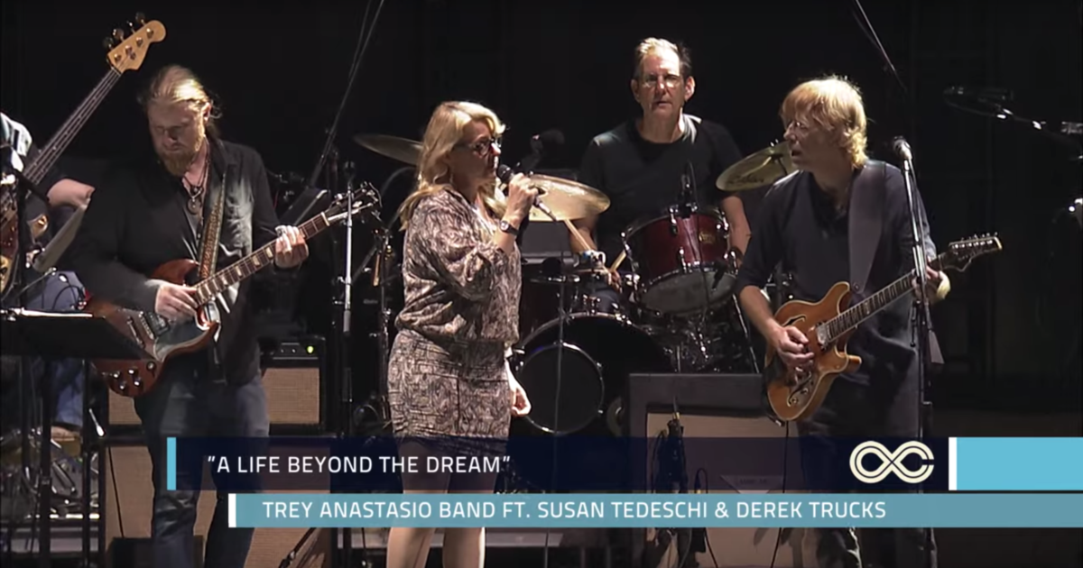 Watch Trey Anastasio Band Play "A Life Beyond The Dream" With Derek ...