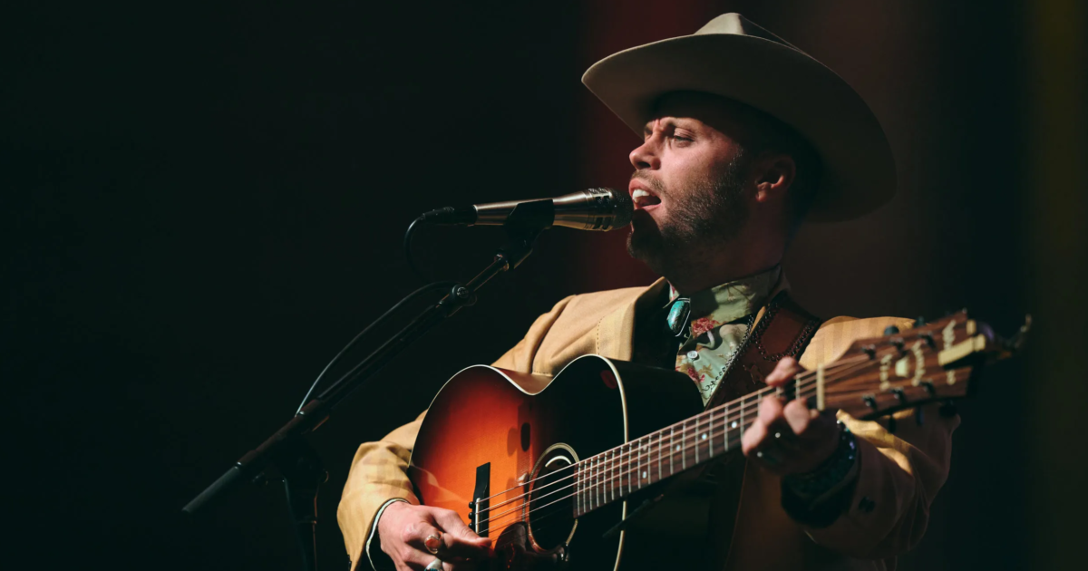 Charley Crockett Details Second Album Of 2022 The Man From Waco Listen 