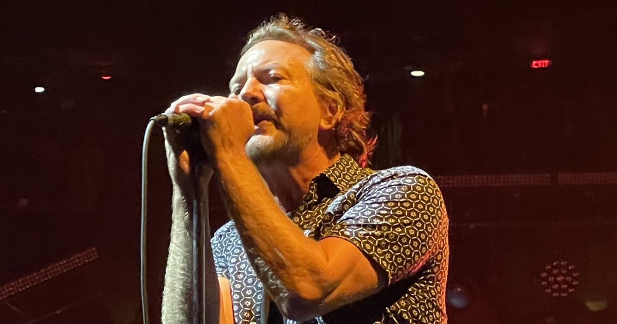 Pearl Jam Honors America & First Responders On 9/11 With "StarSpangled
