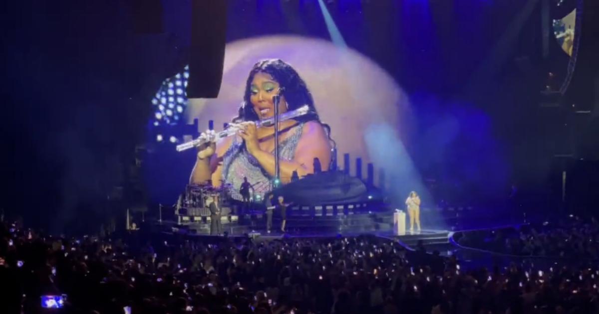 Lizzo Plays Crystal Flute Owned By James Madison At Washington, D.C