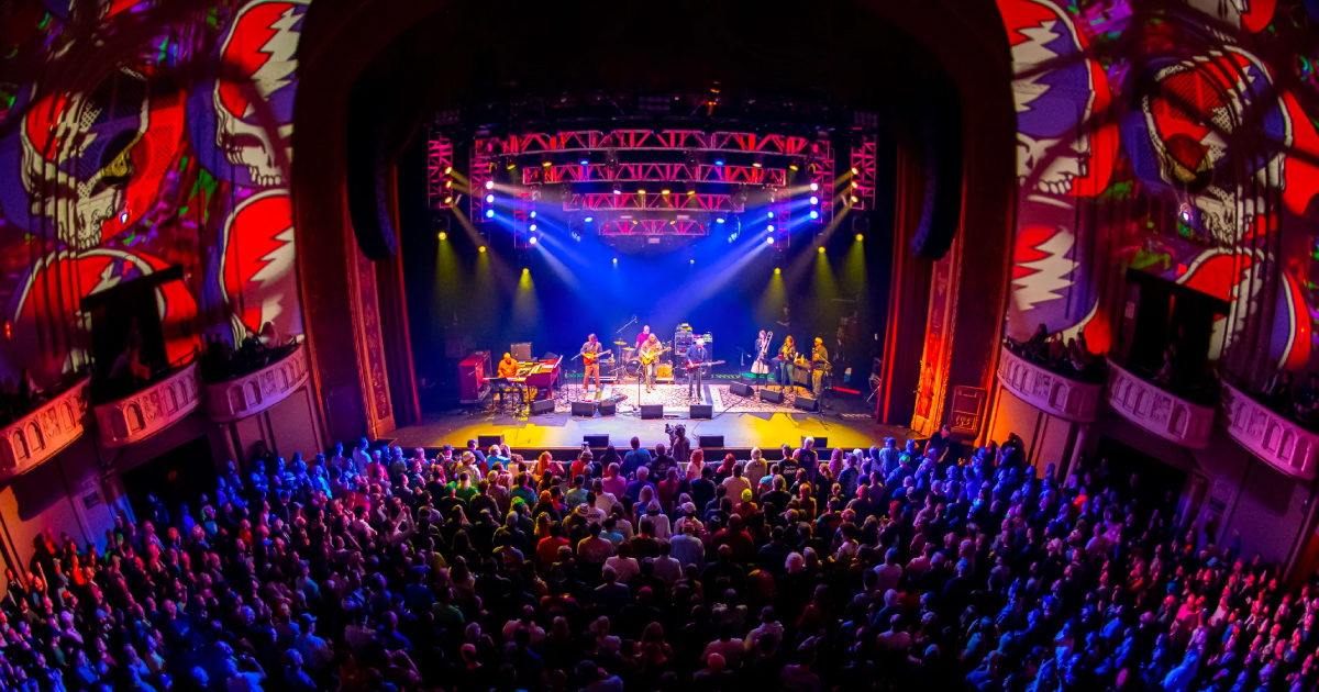 Phil & Friends At The Cap Goose Guitarist, TAB Horns Form New Links In