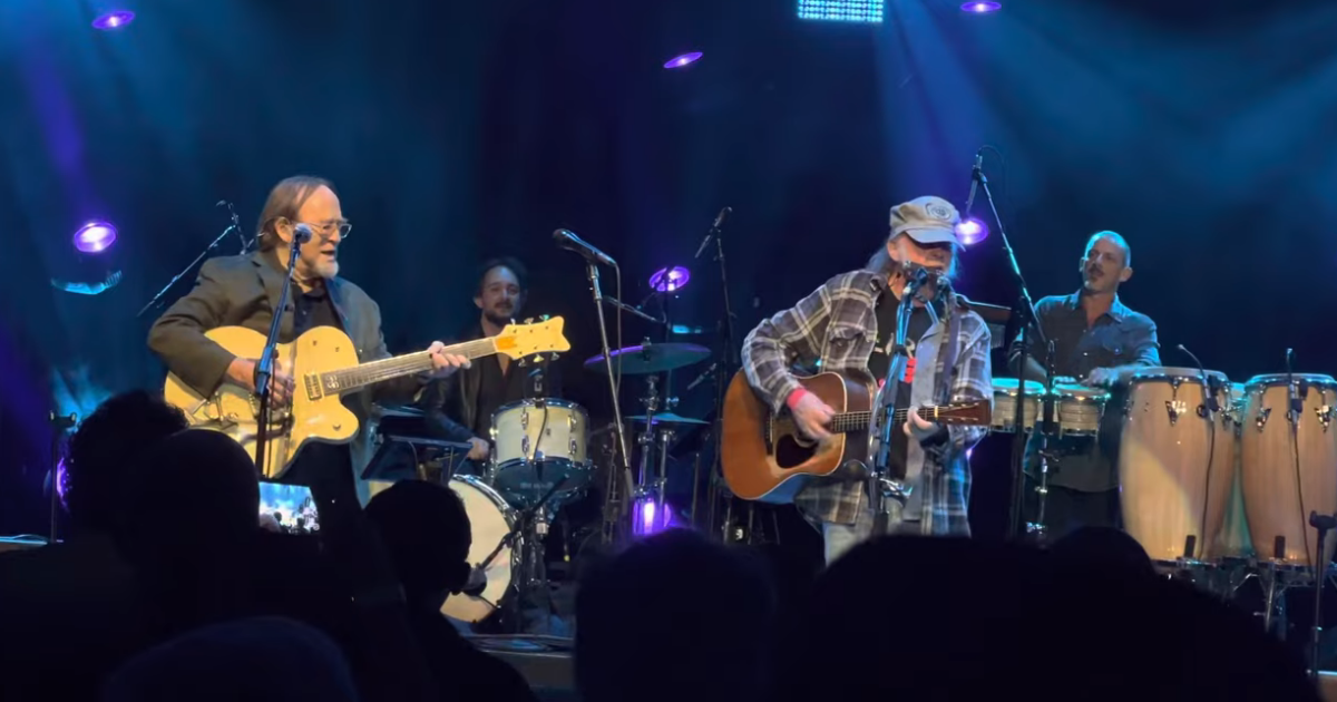 Neil Young Returns To The Stage With Stephen Stills To Honor David