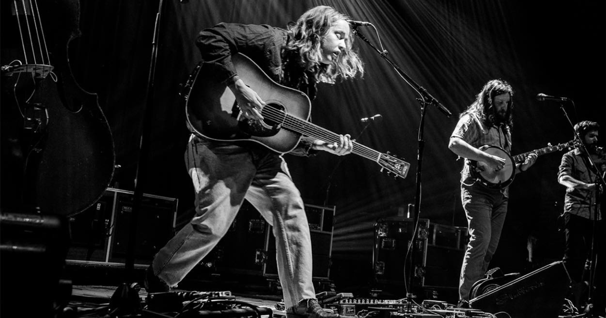 Billy Strings Wishes Bob Dylan A Happy Birthday In Las Vegas With "Motorpsycho Nightmare" Debut
