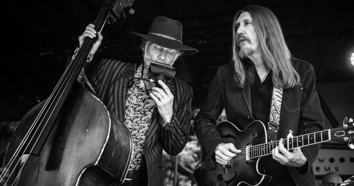 The Wood Brothers Enchant Arrowood Farms With Captivating Performance