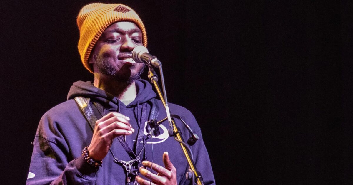 James Casey Makes Surprise Appearance For "Ooh Child" Encore With