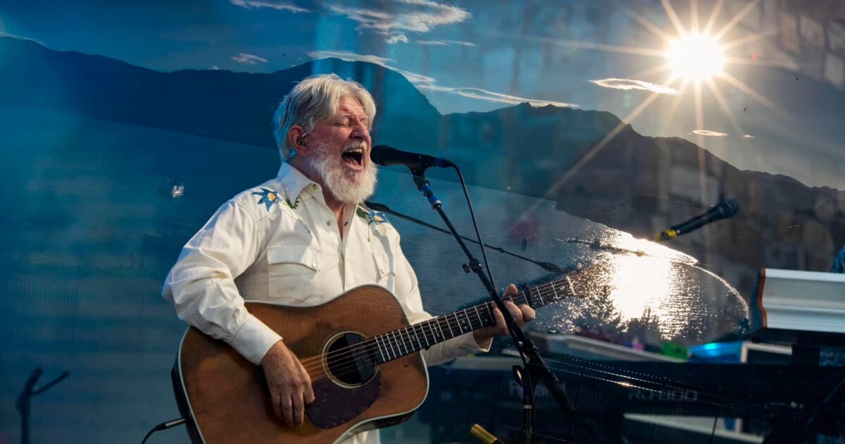 The String Cheese Incident Hosts DeeeLiteful Dillon Opener To Kick Off