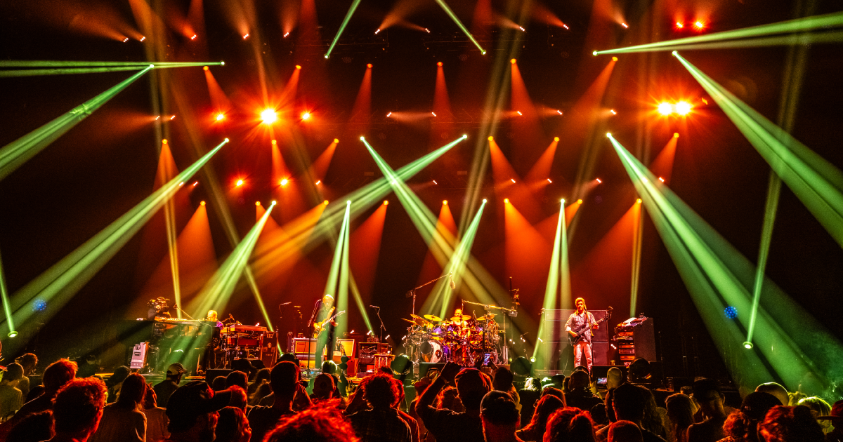 Phish Finishes Nashville Run With Rare "Cinnamon Girl" BustOut, Big