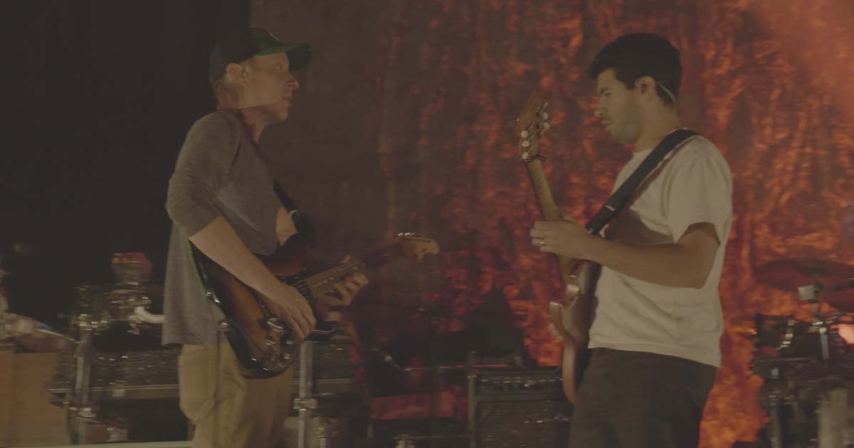 Umphrey’s McGee and Eggy meet for Talking Heads cover in St. Louis (Video)