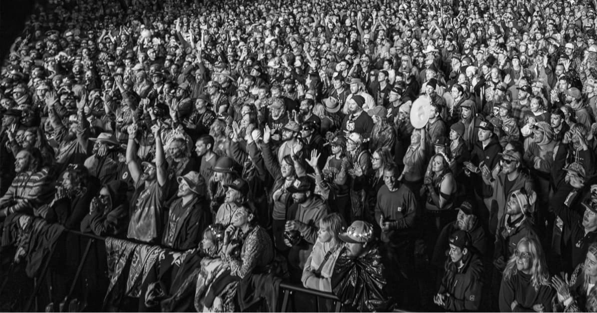 Billy Strings leaves the opening night of his sold-out Renewal Festival to welcome his first-born child [Photos]