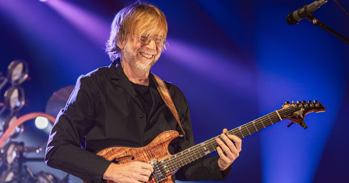 Trey Anastasio Reunites With Rescue Squad Strings To Kick Off 2025 ‘Beacon Jams’ [Full Video]