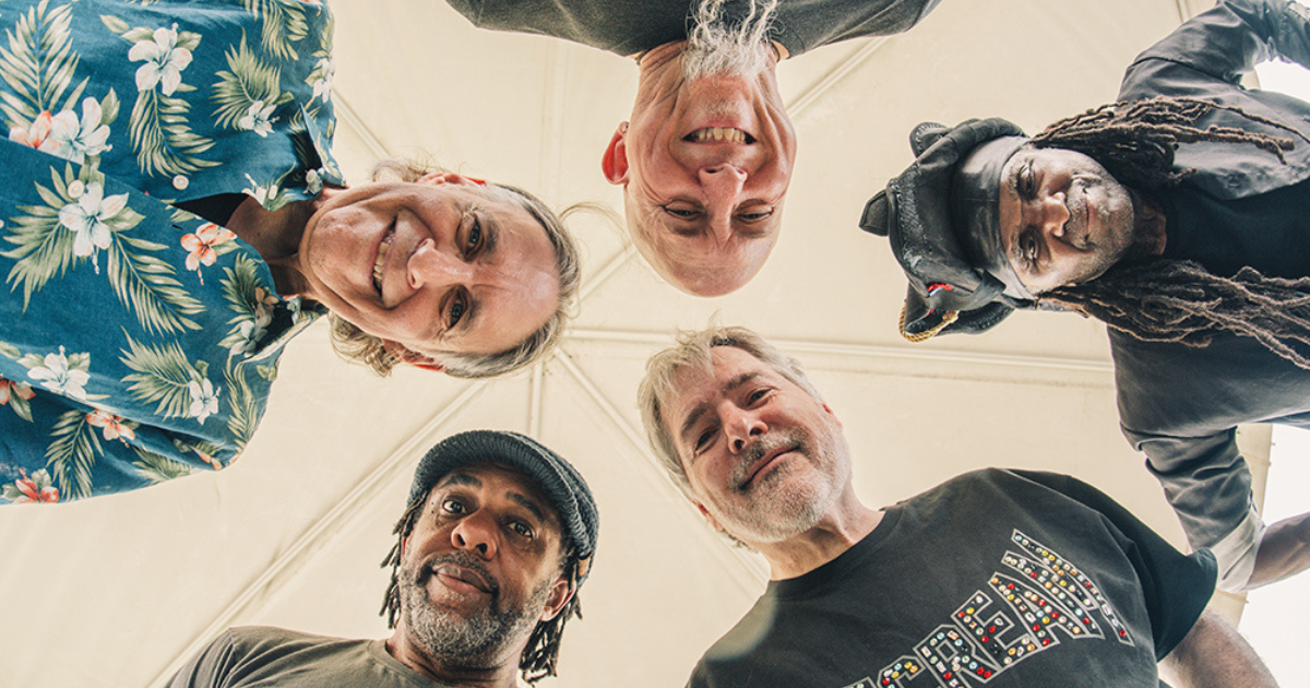 Béla Fleck & The Flecktones To Close ‘Jingle All The Way’ Tour With New Orleans Holiday Finale