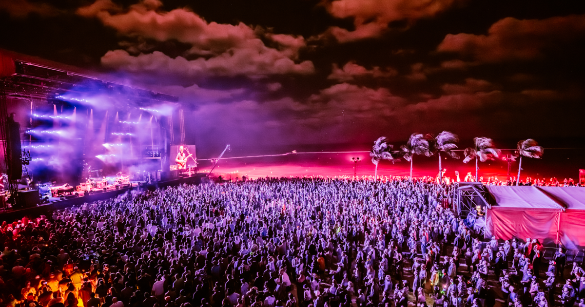 Phish Rides The Waves Through 4-Song Second Set On Night 2 In Mexico [Photos/Videos]