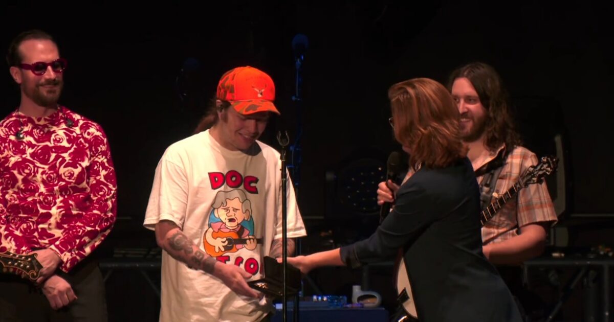 Asheville Awards Billy Strings Key To The City To Close 2026 Run [Photos/Videos]