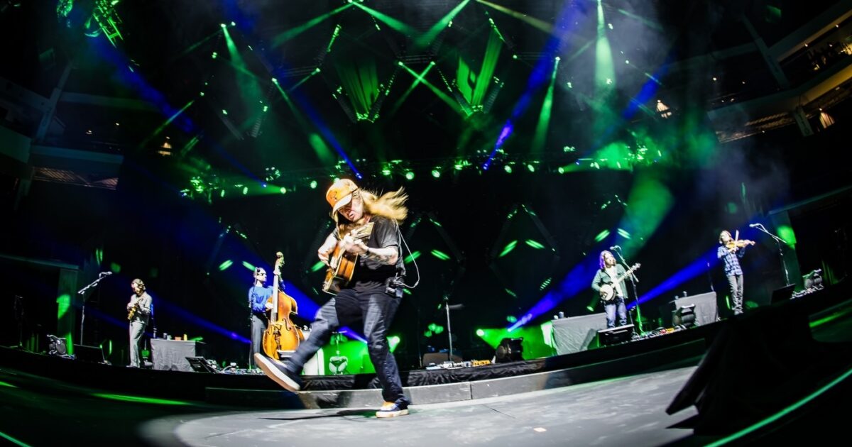 Billy Strings Celebrates Bob Weir & Widespread Panic At Tour Kickoff In Athens, GA [Videos/Audio]