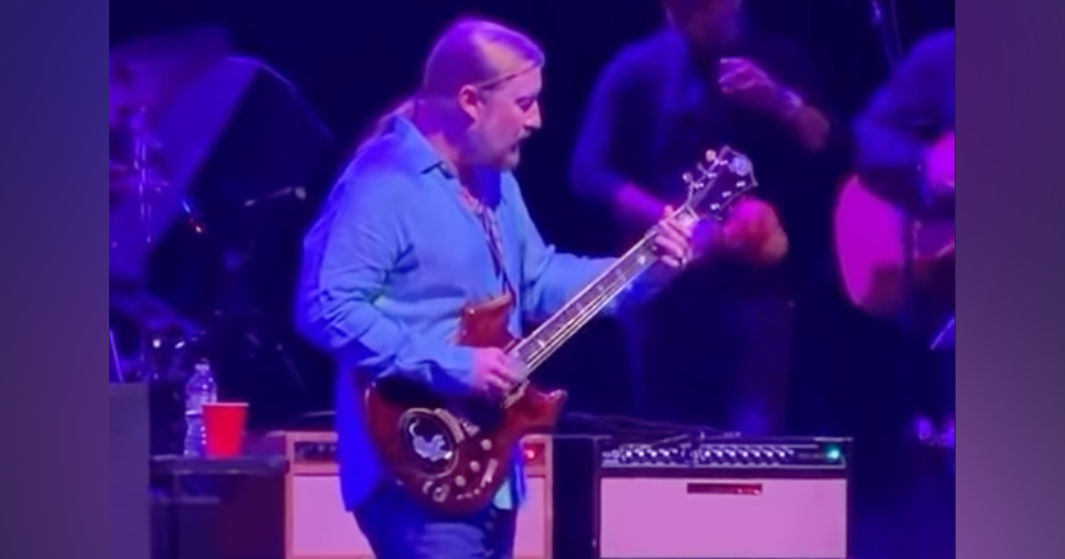 Derek Trucks Plays Jerry Garcia's "Tiger" Guitar At Beacon Theatre One Day After Historic $11.5M Auction [Videos]