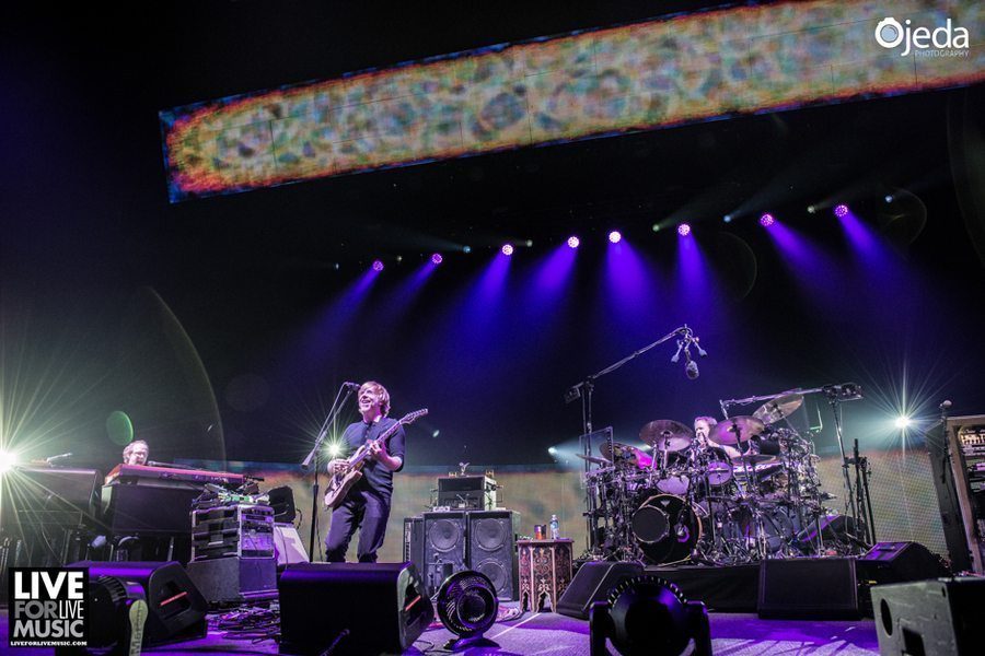 Phish Shows Off New Light Rig 